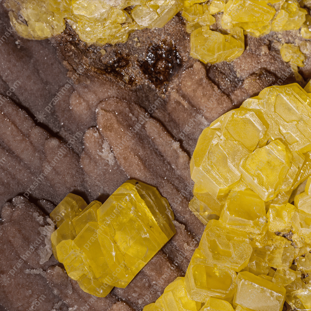 Yellow Sapphire Gemstone - Prashna Kundli Astrology product and vedic astrology