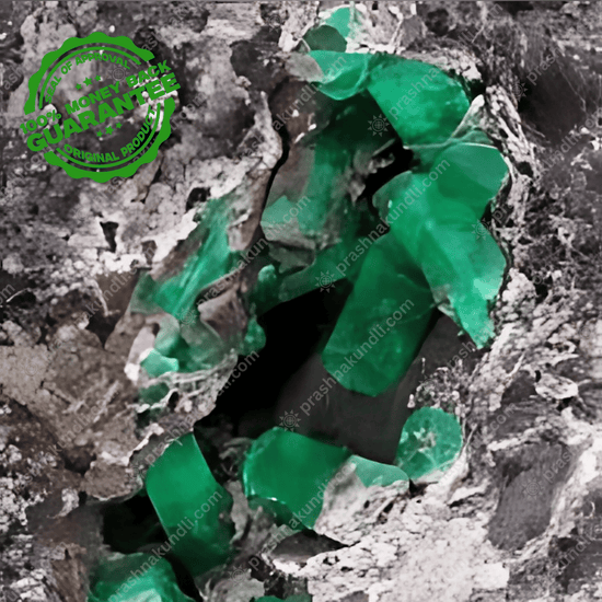 Buy Emerald (Panna) Gemstone Online at Best Price - Prashna Kundli Astrology product and vedic astrology