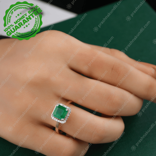 Buy Emerald (Panna) Gemstone Online at Best Price - Prashna Kundli Astrology product and vedic astrology
