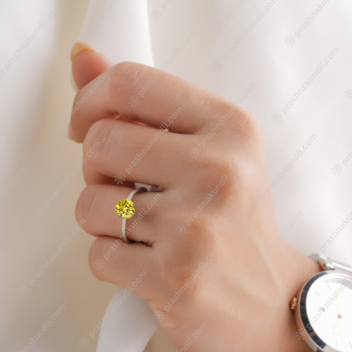 Yellow Sapphire Gemstone - Prashna Kundli Astrology product and vedic astrology